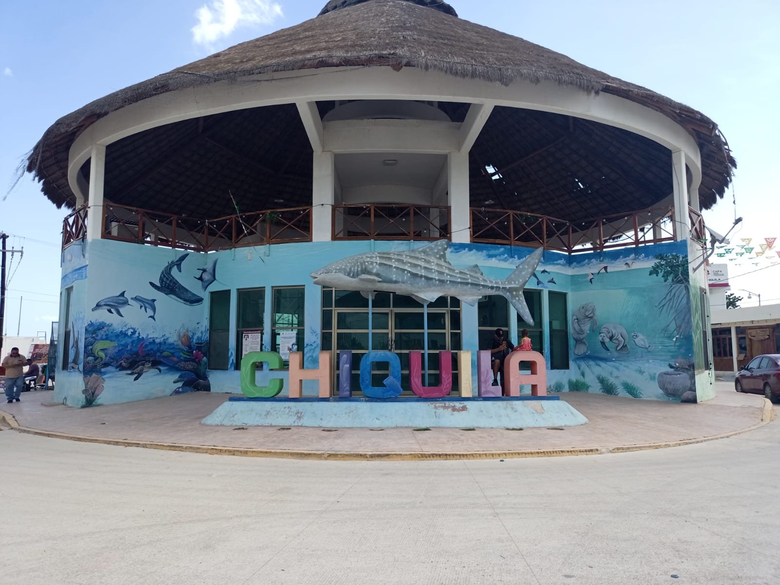 Monumento Tiburón Ballena Chiquilá